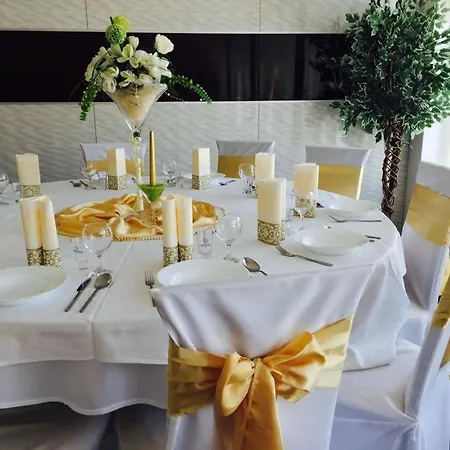 Restaurant And Stenly בית הארחה 3*